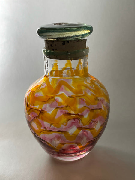cerise / saffron netted jar with jade powdered lip